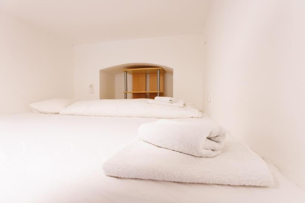 Urban Capsule Apartment - Near Mariahilfer Strasse Wien Exterior foto